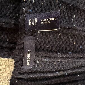 GAP Deep Navy Blue Knit Scarf with multi color Accents unisex style